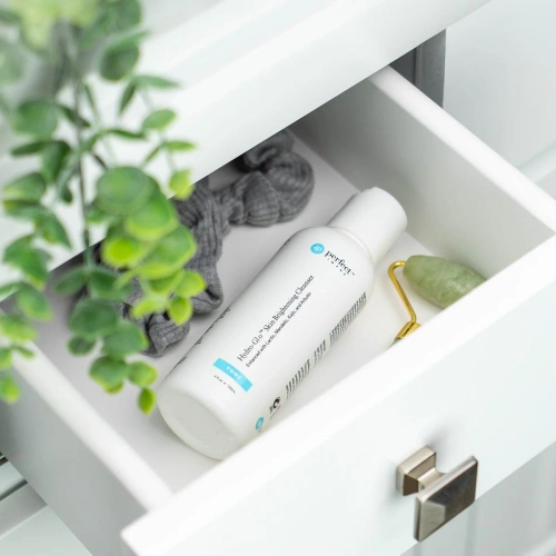 Hydro-GloTM Skin Brightening Cleanser 120 ml
