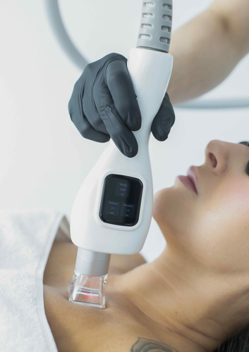 Thulon 1927 nm + ErGlase 1550 nm- laser frakcyjny DUAL , laser tulowy z laserem erbowo-szklanym